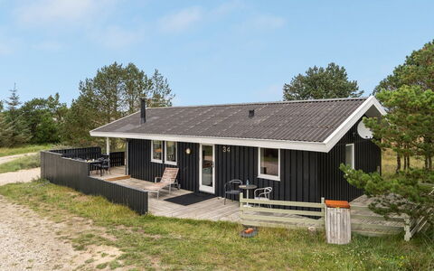 Mads - 950M from the Sea: Cottage, Shed, Hut, Farmhouse, Prairie, Shack, Barn, Log Cabin, Garden Buildings