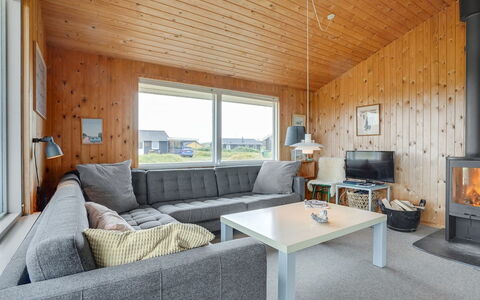Svea - 400M from the Sea: Cottage, Shed, Hut, Farmhouse, Prairie, Shack, Barn, Log Cabin, Garden Buildings