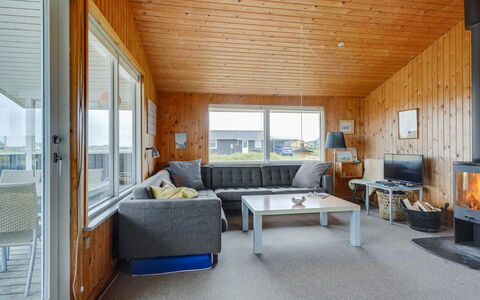 Svea - 400M from the Sea: Cottage, Shed, Hut, Farmhouse, Prairie, Shack, Barn, Log Cabin, Garden Buildings