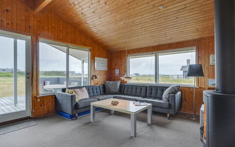 Svea - 400M from the Sea: Cottage, Shed, Hut, Farmhouse, Prairie, Shack, Barn, Log Cabin, Garden Buildings