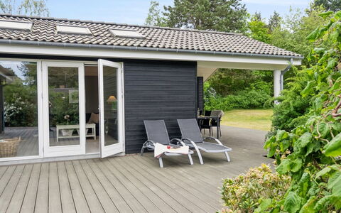Hunlef - 400M from the Sea: Plant Community, Sunlight, Herbaceous Plant, Garden, Plantation, Agriculture, Farm