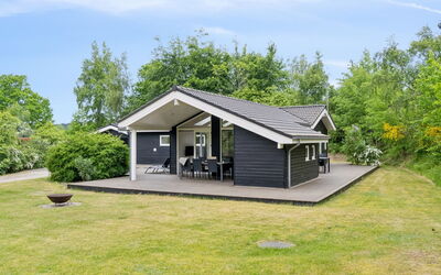 Hunlef - 400M from the Sea
