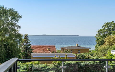 Jadara - 200M from the Sea: White