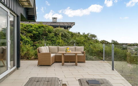 Skamhals - 700M from the Sea: Shrub, Urban Design, Groundcover, Brick, Apartment, Estate, Brickwork, Balcony, Landscaping