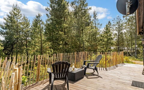 Noralee - 3.5Km from the Sea: Ceiling, Flooring, Interior Design, Floor, Composite Material, Furniture, Resort, Hotel, Design, Daylighting