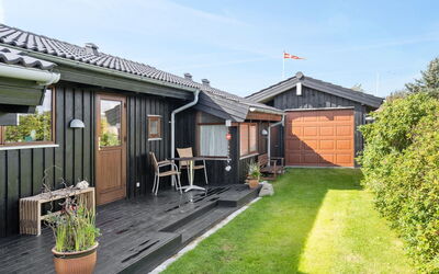 Friderike - 200M from the Sea