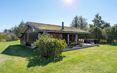 Jelin - 2.5Km from the Sea