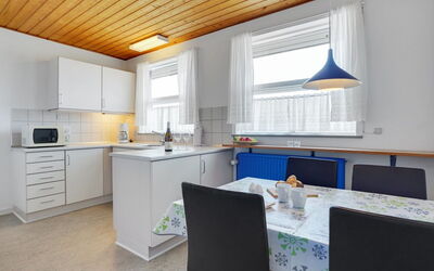 Otte - 500M from the Sea