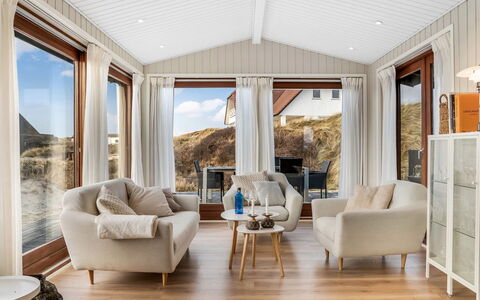 Kiina - 100M from the Sea: Wood, Interior Design, Home, Living Room, Couch, Floor, Furniture, Wood Flooring, Room