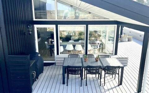 Nilson - 1.4Km from the Sea: Wood, Roof, House, Cottage, Door, Home, Siding, Land Lot, Garden Buildings, Shed