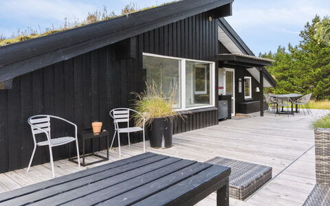 Nilson - 1.4Km from the Sea: Wood, Roof, House, Cottage, Door, Home, Siding, Land Lot, Garden Buildings, Shed