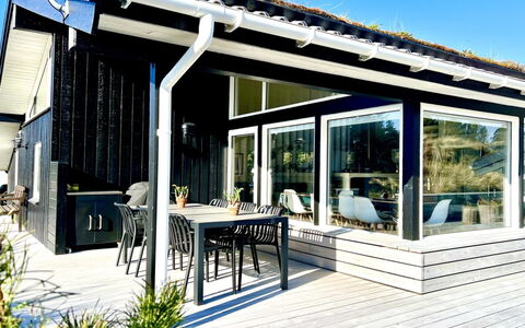 Nilson - 1.4Km from the Sea: Cottage, Backyard, Yard, Garden Buildings, Shed, Siding, Outdoor Furniture, Log Cabin, Outdoor Structure, Shack