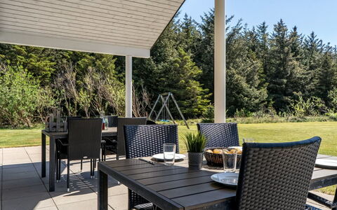 Ricus - 1.8Km from the Sea: Building, House, Residential Area, Home, Shrub, Roof, Cottage, Estate, Garden