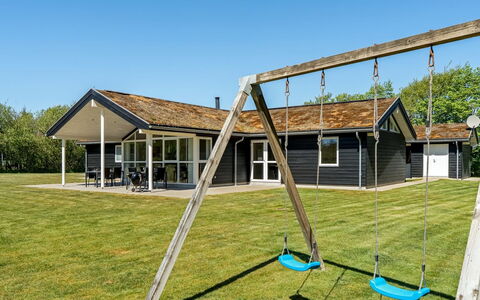 Ricus - 1.8Km from the Sea: Building, House, Residential Area, Home, Shrub, Roof, Cottage, Estate, Garden