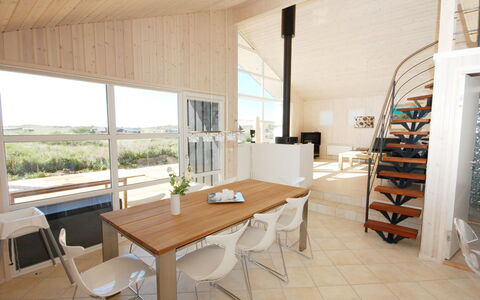 Ung - 150M from the Sea: Flooring, Wall, Floor, Interior Design, Wood, Ceiling, Wood Flooring, Lighting, Furniture, Laminate Flooring