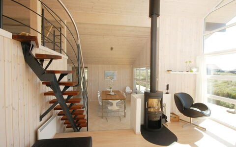 Ung - 150M from the Sea: Flooring, Wall, Floor, Interior Design, Wood, Ceiling, Wood Flooring, Lighting, Furniture, Laminate Flooring