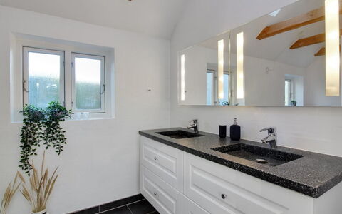 Iara - 6Km from the Sea: Apartment, Shade, Balcony, Chair, Fence, Outdoor Furniture, Aluminium, Artificial Turf
