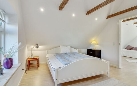Iara - 6Km from the Sea: Apartment, Shade, Balcony, Chair, Fence, Outdoor Furniture, Aluminium, Artificial Turf