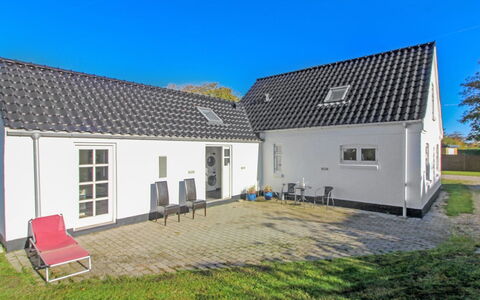 Iara - 6Km from the Sea: Apartment, Shade, Balcony, Chair, Fence, Outdoor Furniture, Aluminium, Artificial Turf