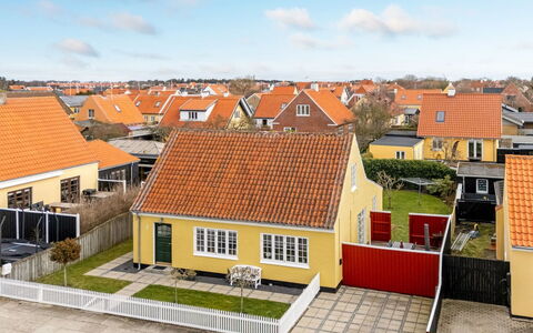 Caranus - 900M from the Sea: Apartment, Shade, Balcony, Chair, Fence, Outdoor Furniture, Aluminium, Artificial Turf