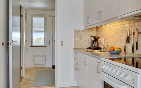 Aline - 1Km from the Sea: Flooring, Major Appliance, Kitchen Appliance, Wood, Interior Design, Kitchen, Floor, Countertop, Ceiling, Room