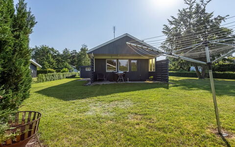 Davida - 400M from the Sea: Grass, House, Roof, Home, Cottage, Shrub, Land Lot, Rural Area, Farmhouse, Groundcover