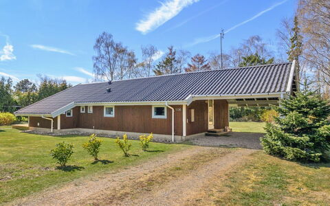 Wegher - 650M from the Sea: Roof, House, Land Lot, Home, Cottage, Estate, Garden Buildings, Shade, Log Cabin, Landscaping