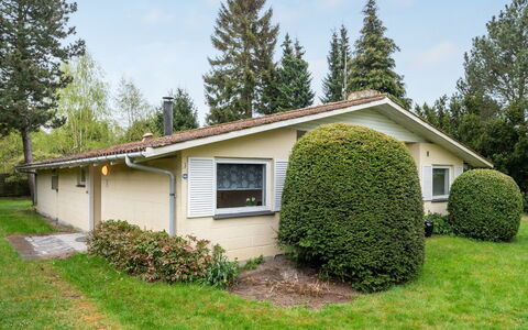 Arnulf - 400M from the Sea: Building, House, Window, Home, Roof, Residential Area, Shrub, Cottage, Land Lot