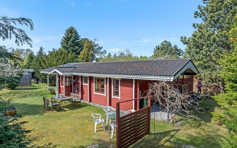 Berit - 700M from the Sea: Wood, House, Cottage, Home, Roof, Rural Area, Siding, Log Cabin, Garden Buildings, Hardwood