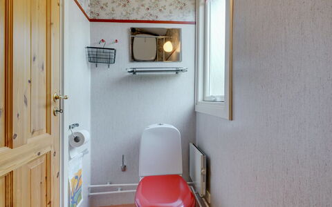 Siem - 650M from the Sea: Flooring, Floor, Plumbing Fixture, Interior Design, Toilet, Room, Plumbing, Bathroom, Toilet Seat, Sink