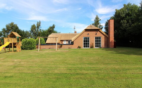 Erra - 250M from the Sea: Wood, House, Cottage, Home, Roof, Rural Area, Siding, Log Cabin, Garden Buildings, Hardwood