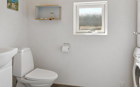 Bolli - 1.1Km from the Sea: Flooring, Interior Design, Floor, Plumbing Fixture, Toilet Seat, Ceiling, Toilet, Plumbing, Room, Bathroom