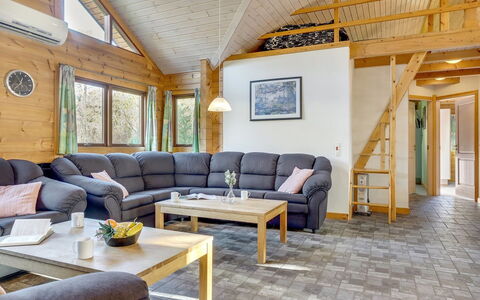 Dora - 180M from the Sea: Wood, Ceiling, Interior Design, Flooring, Furniture, Couch, Floor, Home, Living Room, Hardwood