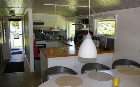 Gyri - 800M from the Sea: Vegetation, Shrub, Spring, Cottage, Garden, Shade, Backyard, Yard, Chair