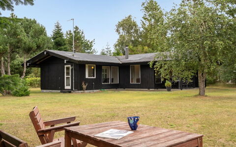 Elja - 750M from the Sea: Wood, Wood Stain, Plank, Hardwood, Cottage, Deck, Siding, Shade, Wood Flooring, Garden Buildings