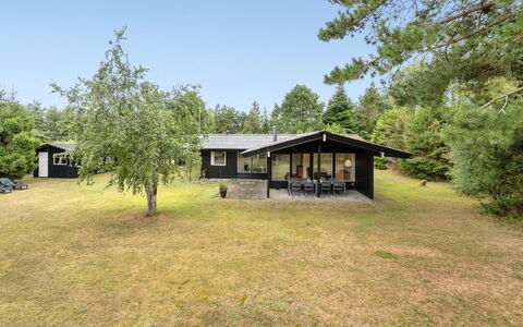 Elja - 750M from the Sea: Wood, Wood Stain, Plank, Hardwood, Cottage, Deck, Siding, Shade, Wood Flooring, Garden Buildings