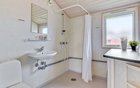 Helga - 100M from the Sea: Plumbing Fixture, Flooring, Floor, Ceiling, Interior Design, Tap, Plumbing, Sink, Bathroom, Home