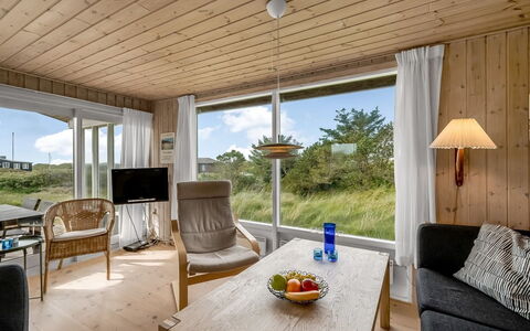 Senta - 200M from the Sea: Wood, Home, Ceiling, Hardwood, Cottage, Plank, Wood Stain, Chair, Wood Flooring, Living Room