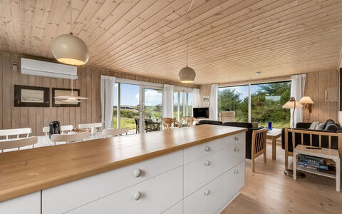 Senta - 200M from the Sea: Wood, Flooring, Interior Design, Kitchen, Ceiling, Countertop, Floor, Furniture, Home, Cabinetry