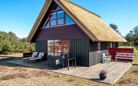 Larsen - 900M from the Sea: Cottage, Thatching, Hut, Log Cabin, Shed, Eco Hotel, Shack, Farmhouse, Garden Buildings, Plank