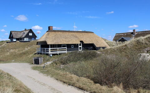 Telia - 250M from the Sea: Thatching, Cottage, Hut, Slope, Village, Prairie, Steppe, Ranch, Shack