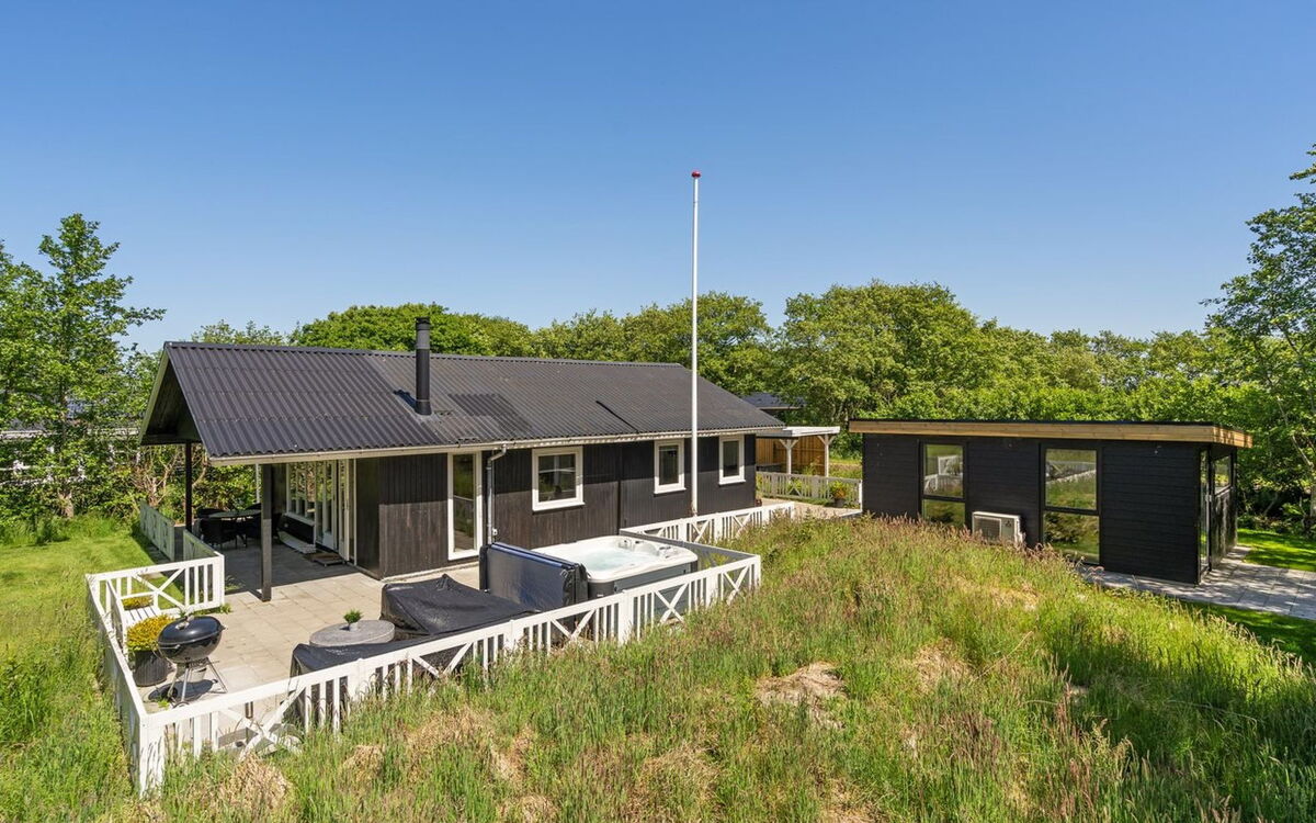 Maik - 1.5Km from the Sea