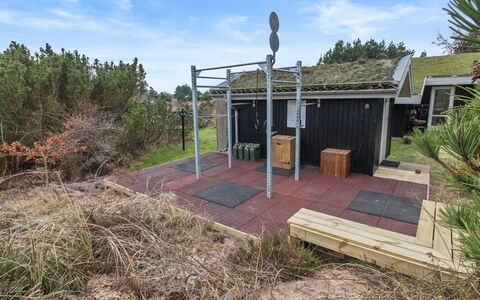 Gilda - 2Km from the Sea: Building, House, Window, Home, Roof, Residential Area, Shrub, Cottage, Land Lot