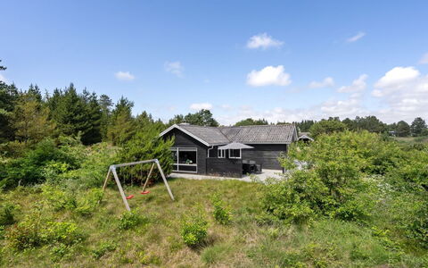 Halfdan - 1.1Km from the Sea: Building, House, Window, Home, Roof, Residential Area, Shrub, Cottage, Land Lot