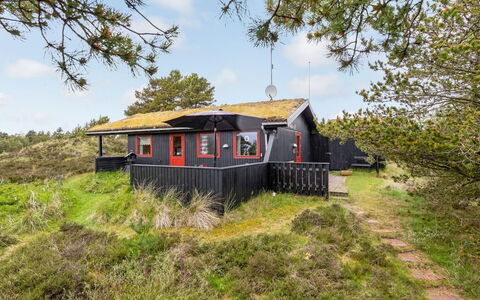 Kathaline - 3.4Km from the Sea: Cottage, Shed, Hut, Farmhouse, Prairie, Shack, Barn, Log Cabin, Garden Buildings