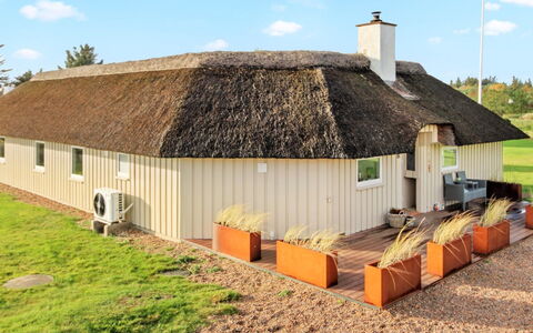 Annalise - 1Km from the Sea: House, Roof, Home, Cottage, Shrub, Groundcover, Estate, Farmhouse, Siding, Garden Buildings