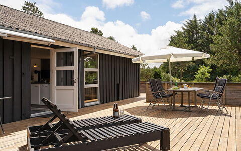 Snioulf - 1Km from the Sea: Cottage, Shed, Hut, Farmhouse, Prairie, Shack, Barn, Log Cabin, Garden Buildings