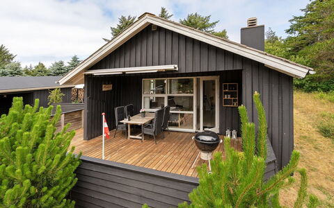 Snioulf - 1Km from the Sea: Cottage, Shed, Hut, Farmhouse, Prairie, Shack, Barn, Log Cabin, Garden Buildings