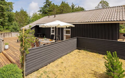 Snioulf - 1Km from the Sea: Cottage, Shed, Hut, Farmhouse, Prairie, Shack, Barn, Log Cabin, Garden Buildings