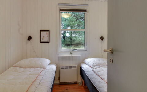 Dika - 1Km from the Sea: Wall, Wood, Flooring, Floor, Bedroom, Bed, Interior Design, Bed Frame, Home, Bedding